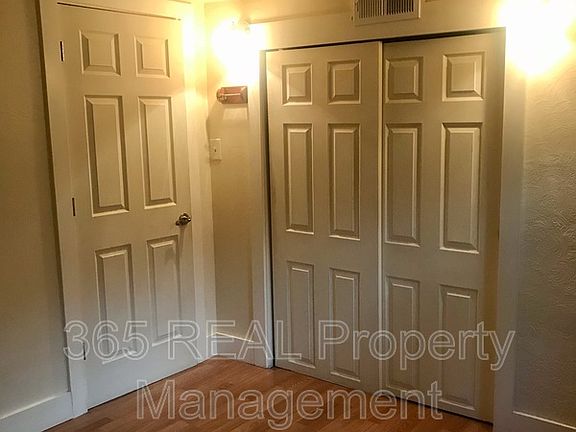 5th image of 1043 22nd Ave Unit 4