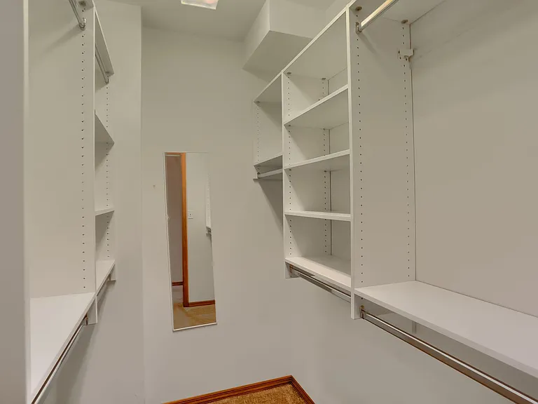 2810 Sarah Street — Photo 22