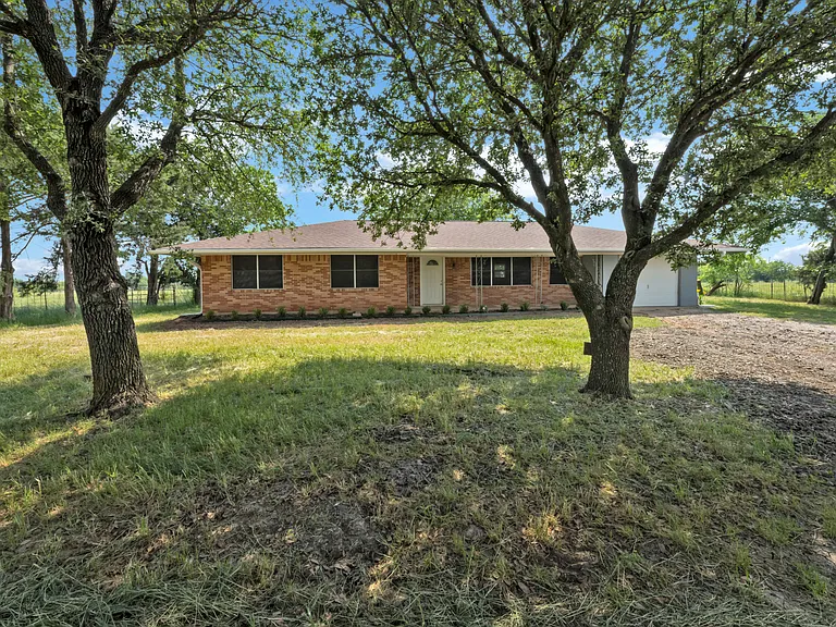 9209 FM 1570 N — Photo 65