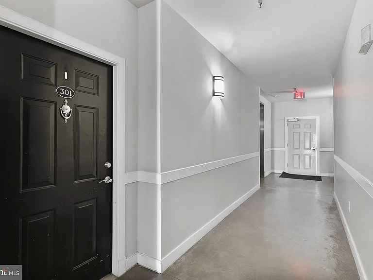 12925 Centre Park Cir #301 — Photo 2
