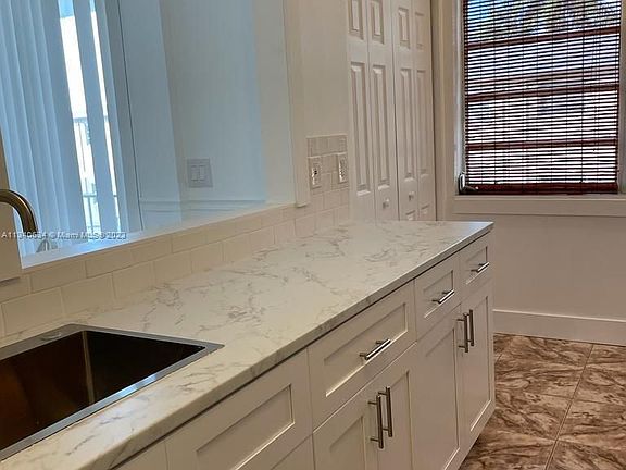 3rd image of 12105 NE 6th Ave APT 204