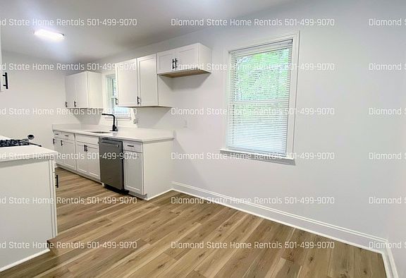 4th image of 428 N Oak St