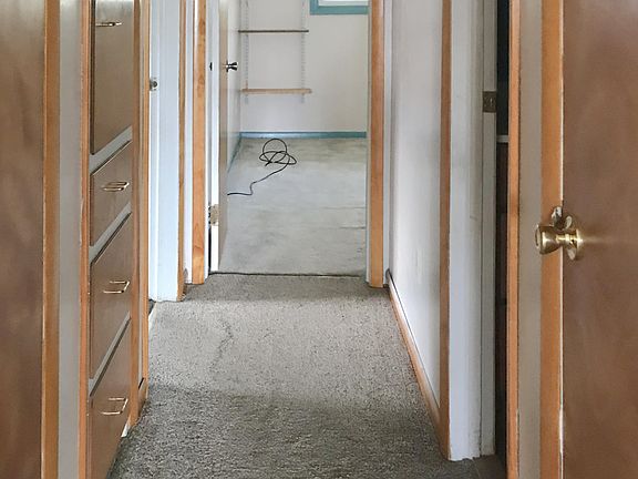 4th image of 4016 Burchfield Dr