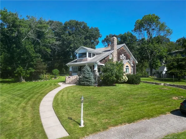 1076 Long Cove Road, Ledyard, CT 06335