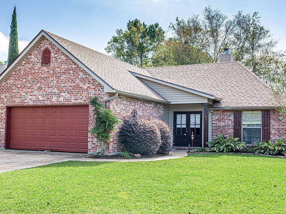 1st image of 104 Cherry Bark Ln