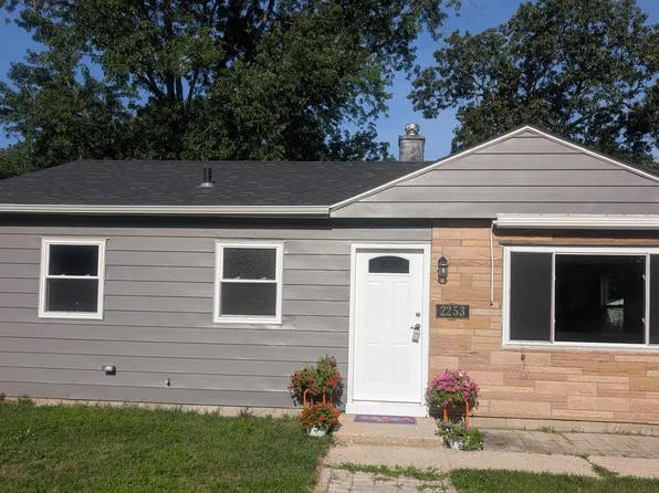 2253 Wayne St, Lake Station, IN 46405