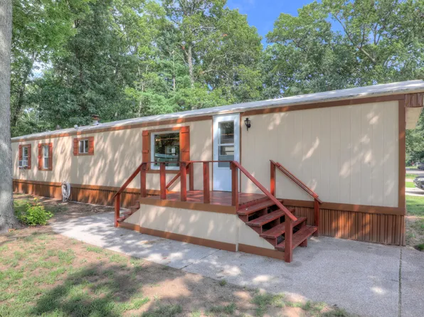 13618 Silverbrook Dr, Grand Haven, MI 49417