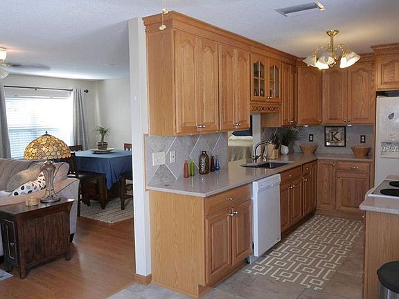 3rd image of 506 Blueberry Dr