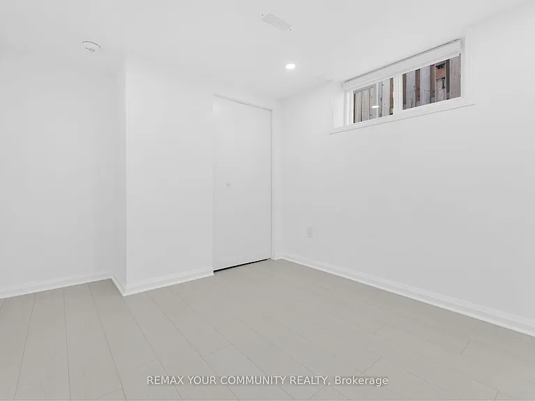 39 Veerland Dr #BASEMENT — Photo 23