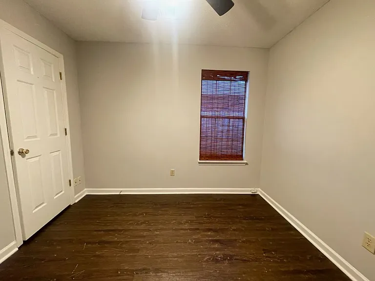 5884 Alexandria Ln — Photo 10