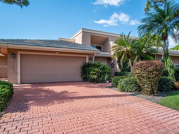 3rd image of 674 Lakewoode Cir W