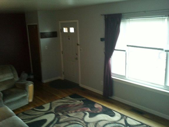 3rd image of 4386 8th St
