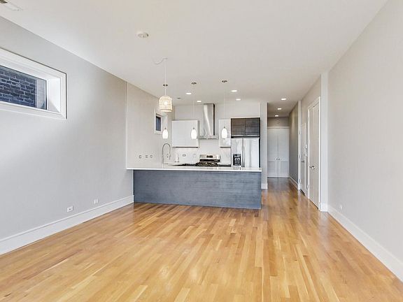 5th image of 2424 W Chicago Ave #301