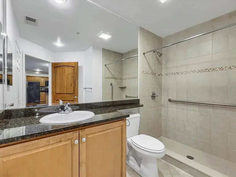Stewart Woods Apartments — Photo 13
