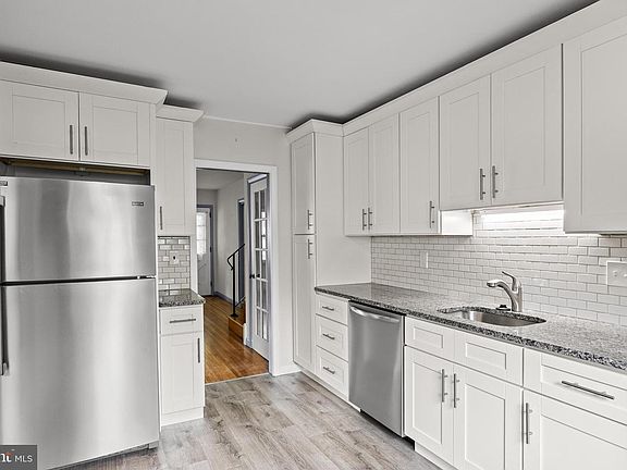 4th image of 416 Hooten Pl