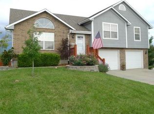 500 SW Bobcat St, Oak Grove, MO 64075