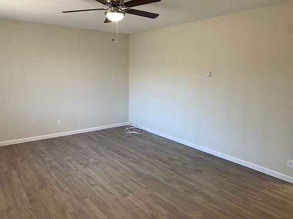 4th image of 3549 Agate Dr #8
