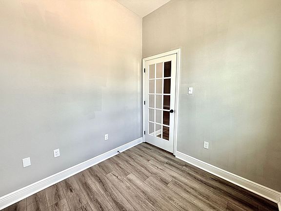5th image of 10539 Durmast Dr
