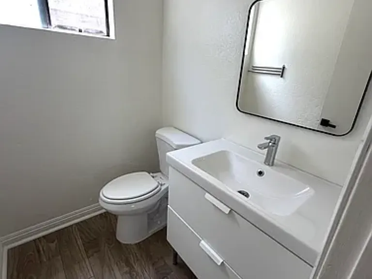 313 E Pine St #19 — Photo 6