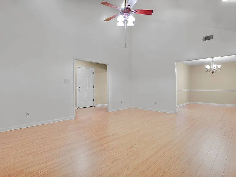 8 N Nicholson Cir — Photo 11
