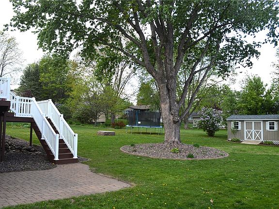 5th image of 903 W Allen Street