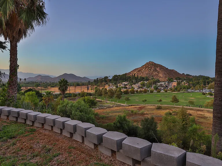 4835 Cliffside Dr — Photo 55