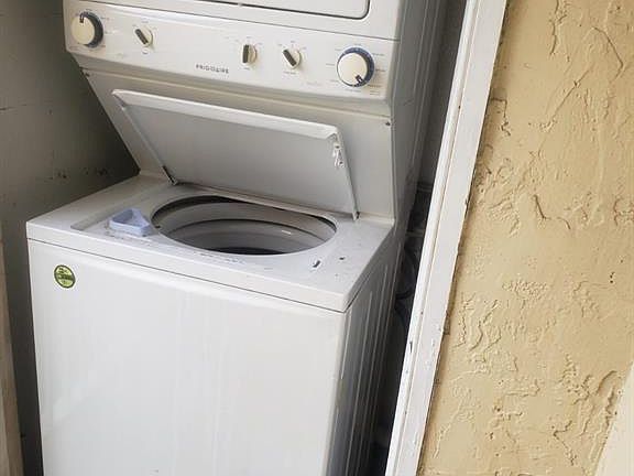 5th image of 8035 SW 21st Ct #1