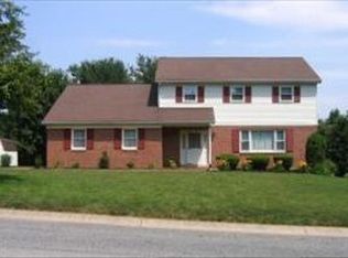2635 Pinewood Rd, Lancaster, PA 17601