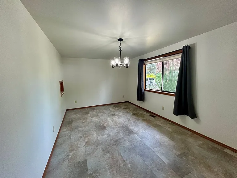 12371 Rainier Dr — Photo 11