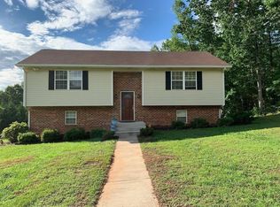 905 Dearborn Rd, Evington, VA 24550