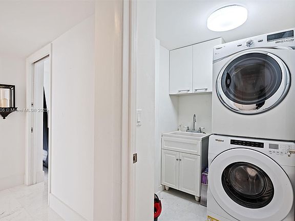 4th image of 17201 Collins Ave APT 3708
