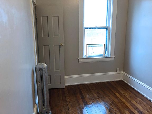 4th image of 1893 W 48th St