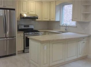 24-35 150th St FLOOR 1, Whitestone, NY 11357