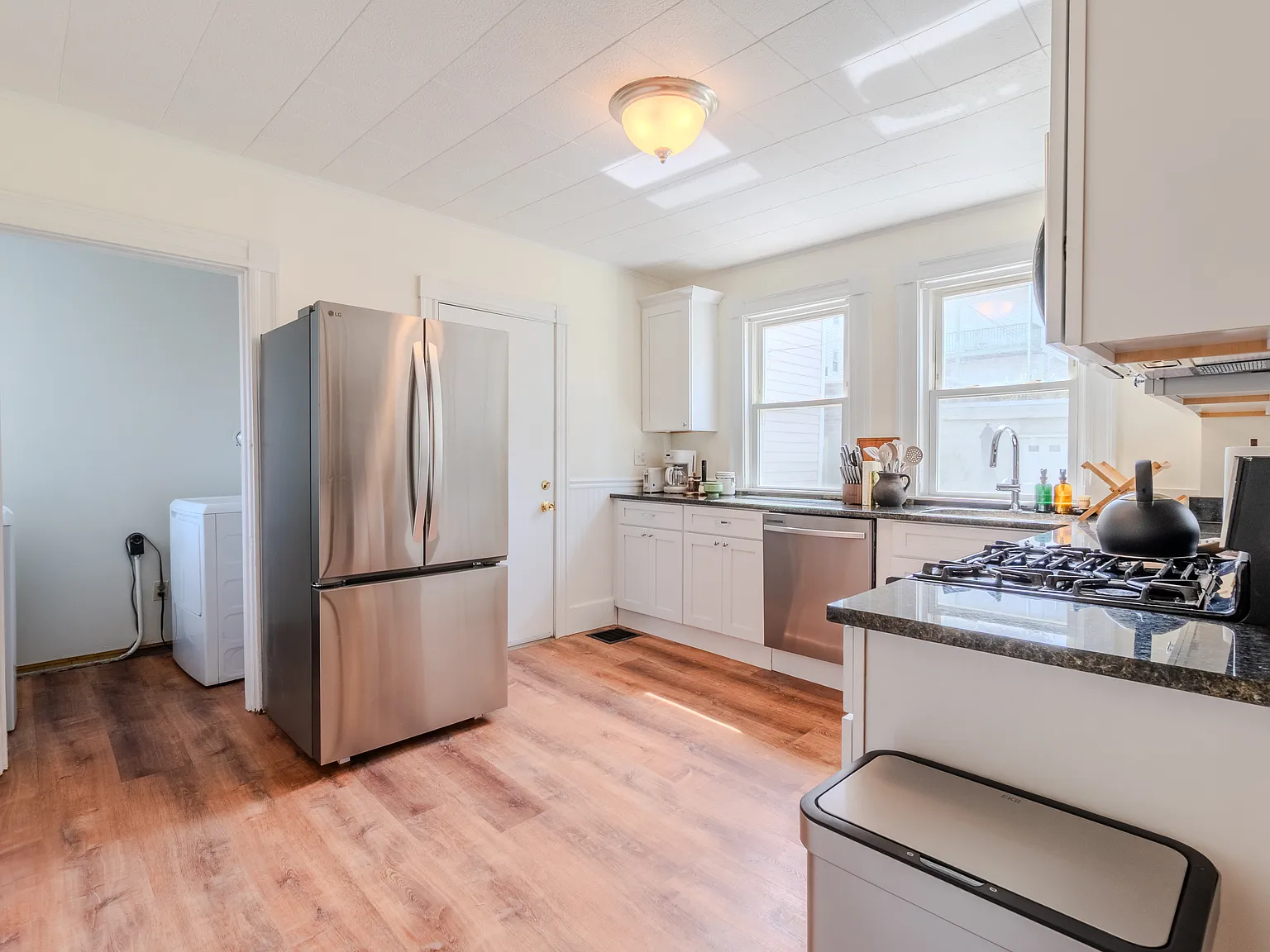 4 bed, 1800 sqft, $4,600 — Photo 2
