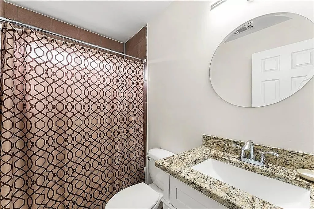 896 Pelham St NW — Photo 3