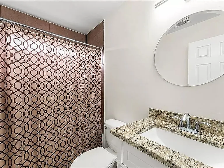 896 Pelham St NW — Photo 3