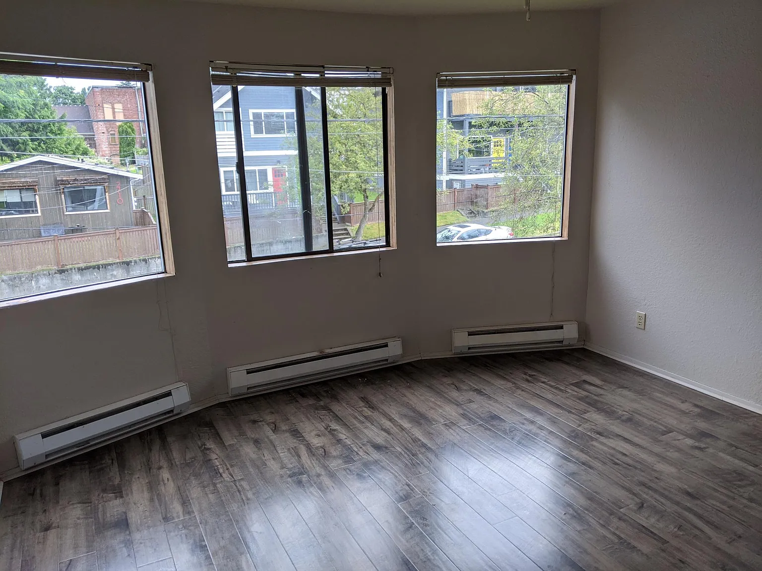 3 bed, 1000 sqft, $2,500 — Photo 4