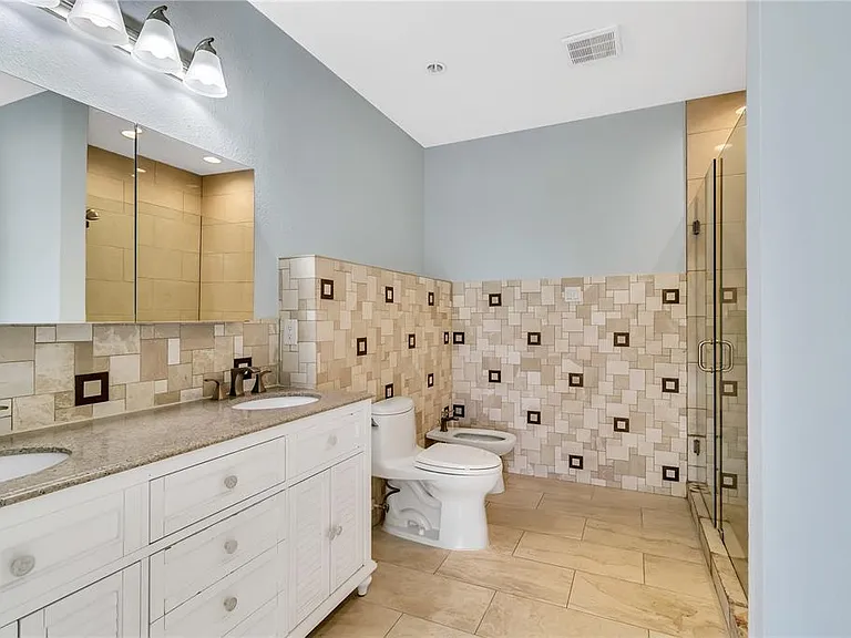 151 E Washington St #5B — Photo 17