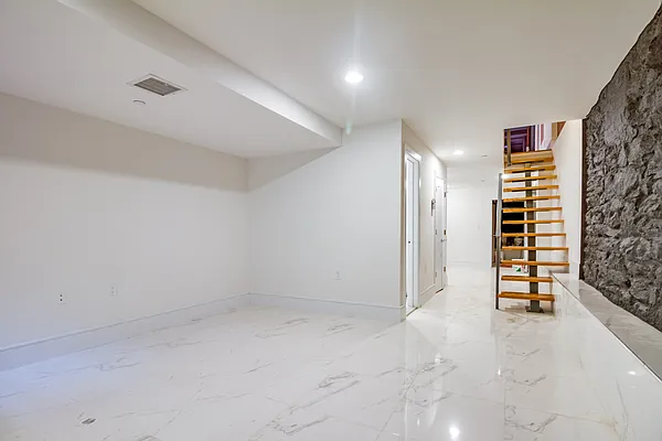 Rented by BLU Real Estate | media 25