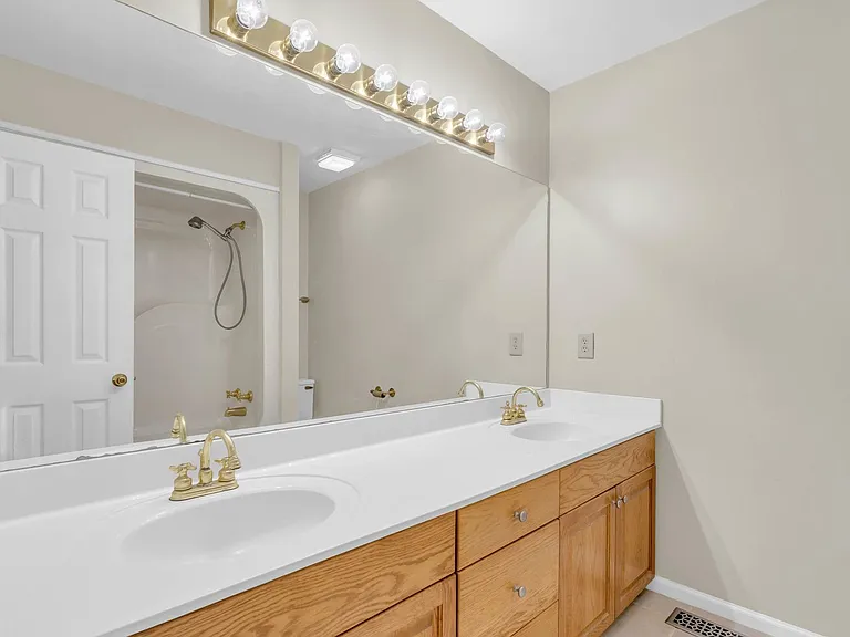 4838 Rolling Meadows Ln — Photo 18