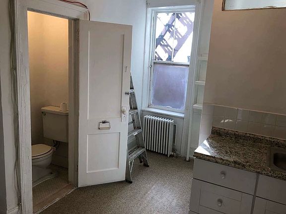 3rd image of 128 N 1st St APT 2