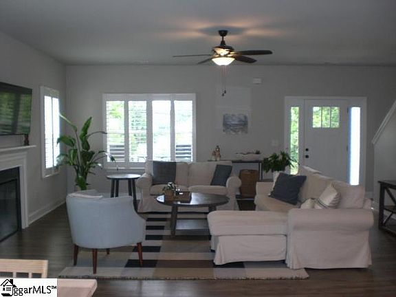 3rd image of 102 Delta Dr