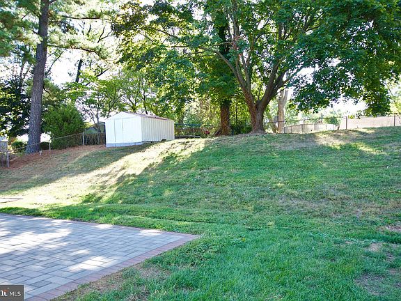 4th image of 13930 Mathews Dr
