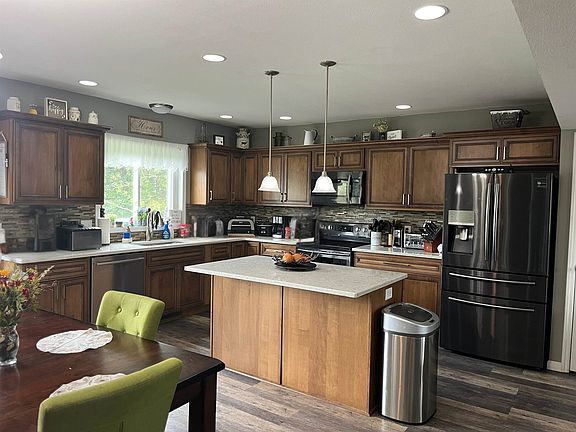 4th image of 418 Alyssa St
