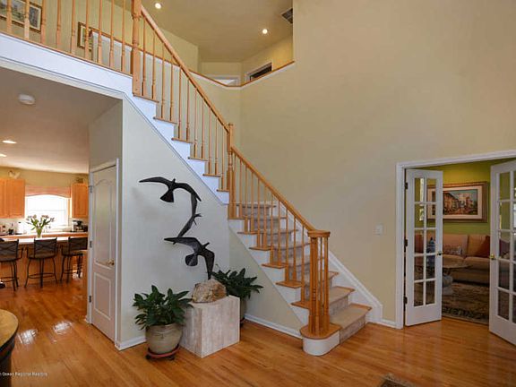 5th image of 2203 Arvell St