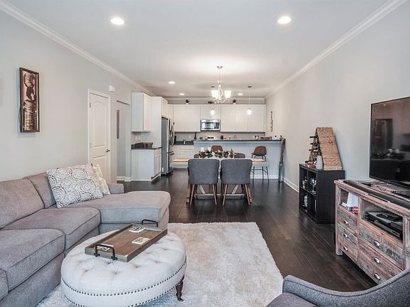 4th image of 5522 Arbor Chase Dr