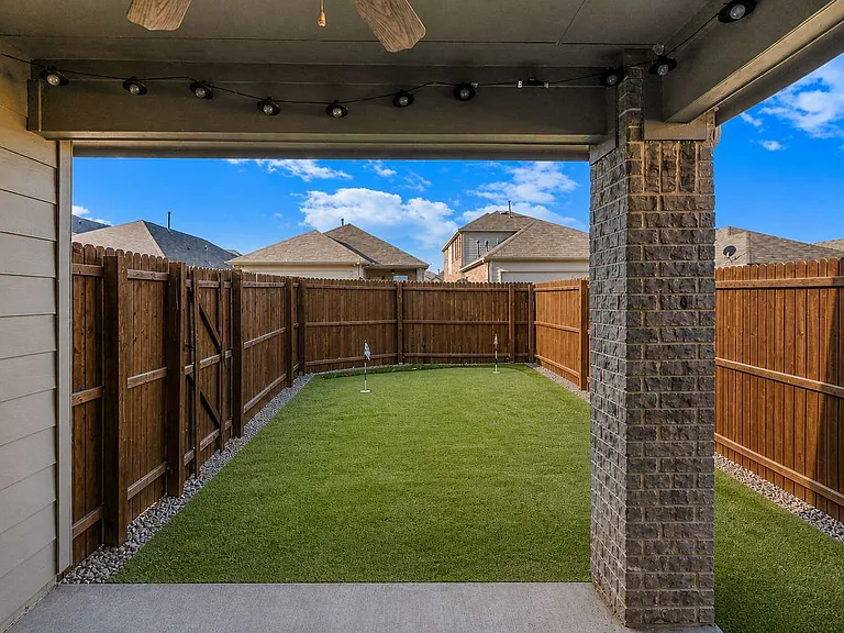 5841 Fir Tree Ln — Photo 14