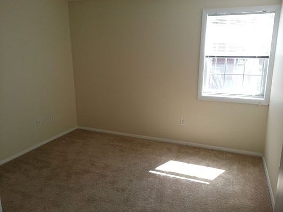 5th image of 89 Hampden Dr APT 2A