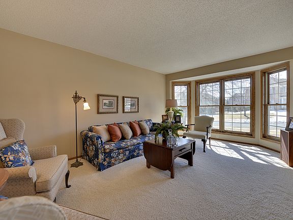 3rd image of 16882 Trenton Ln
