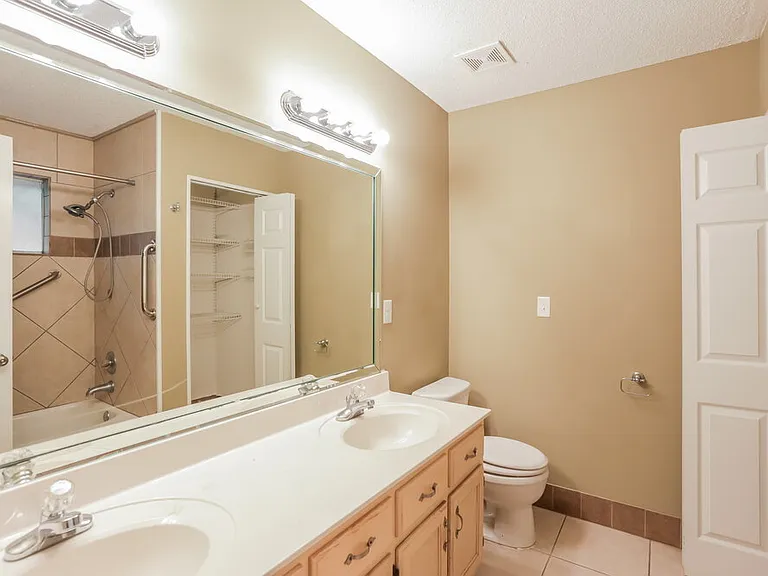 7632 Woodshire Dr — Photo 10